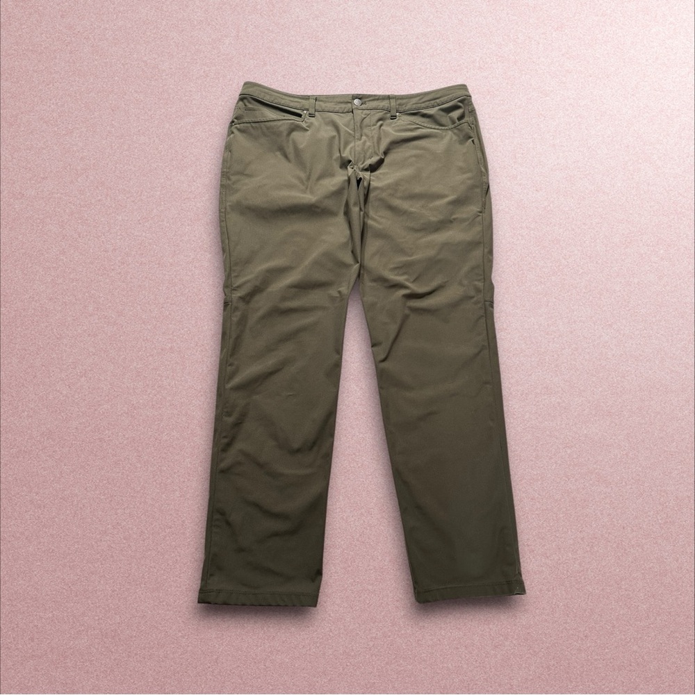Lululemon performance pants men’s size 38 green